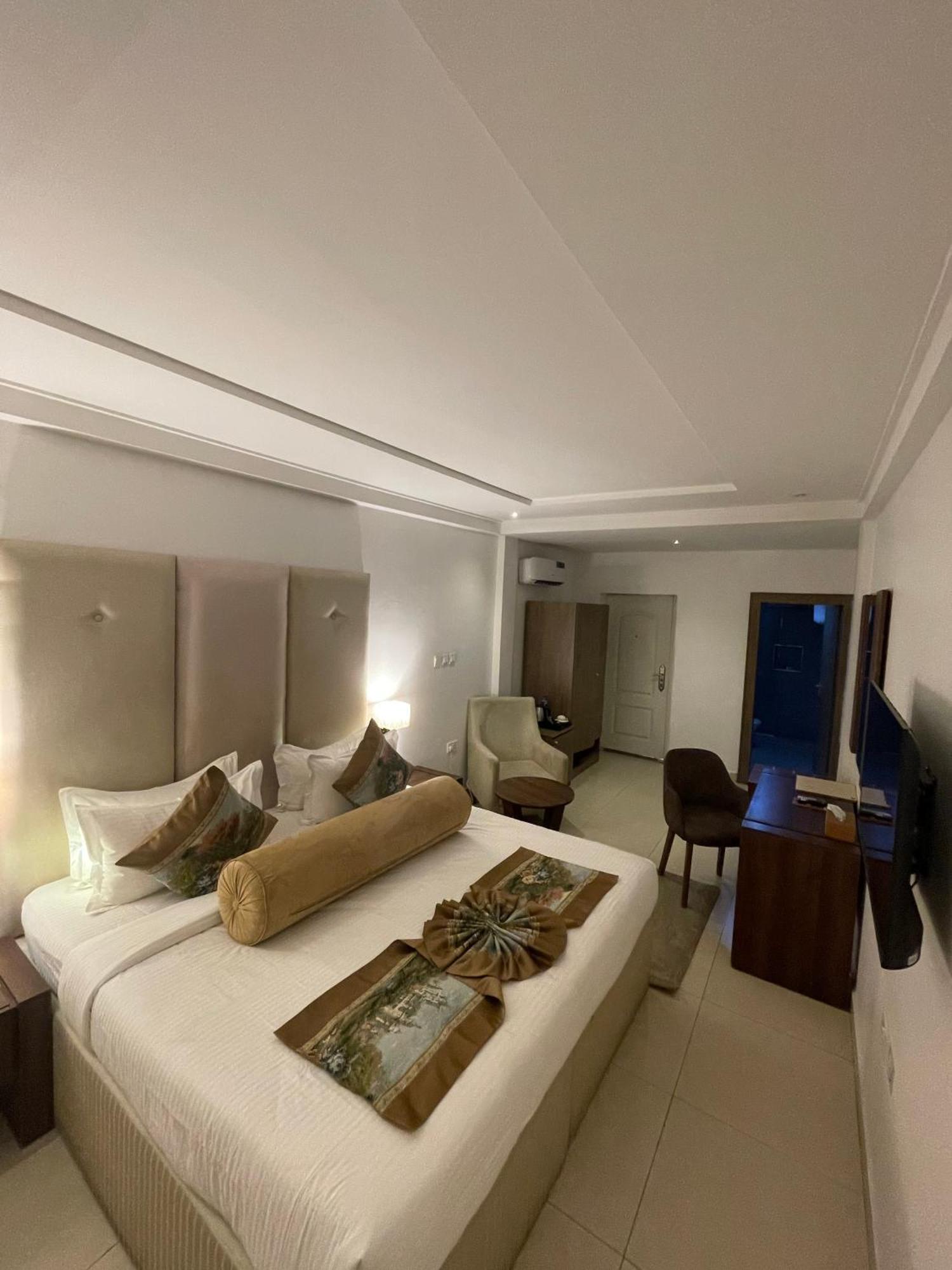 Swiss Pearl Continental Suite Wupa Exterior photo