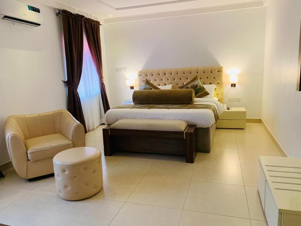 Swiss Pearl Continental Suite Wupa Exterior photo